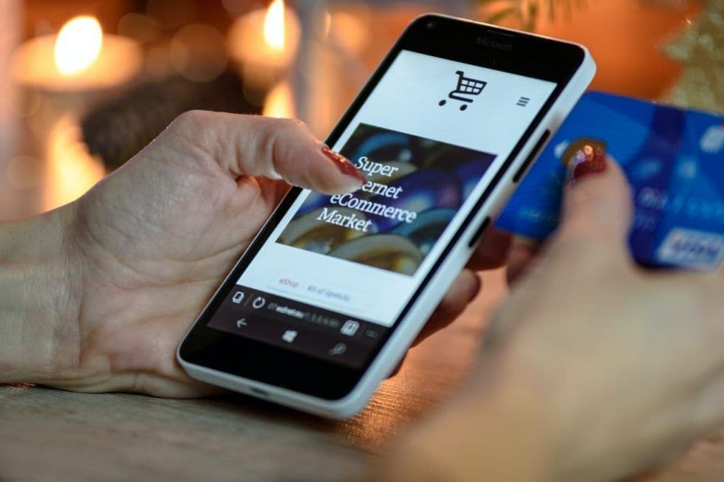 E-Commerce Store - Mobile (1).jpg